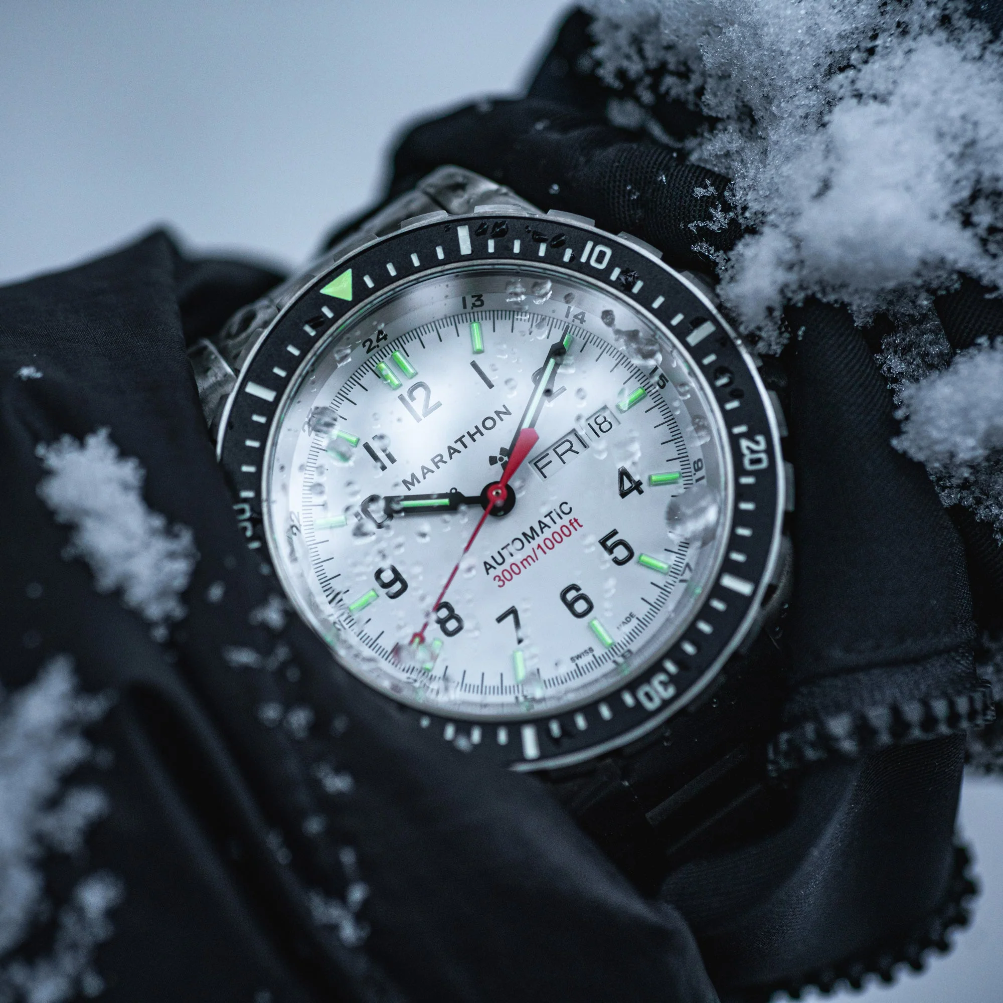 Divers Auto Jumbo Day /Date White NGM/Rubber | Arctic White Dial - Image 3